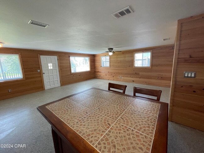 Building Photo - 305 Tarpon St