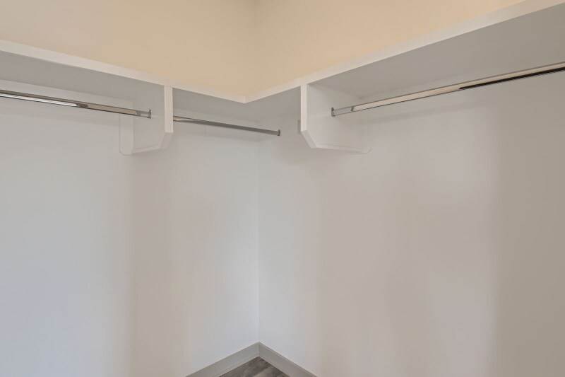 Building Photo - 5714 California Ave