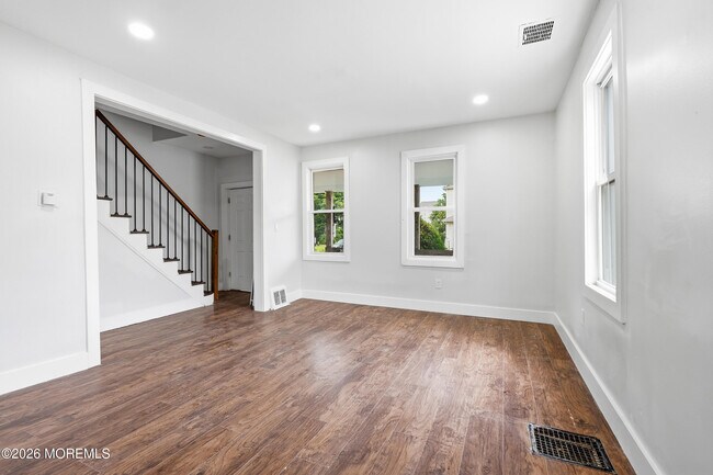 Building Photo - 236 Seaview Ave