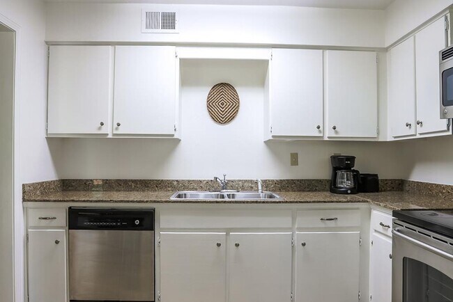 Building Photo - 905 Park Lane