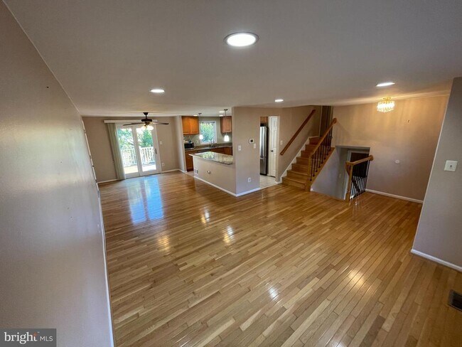 Building Photo - 5056 Kenerson Dr