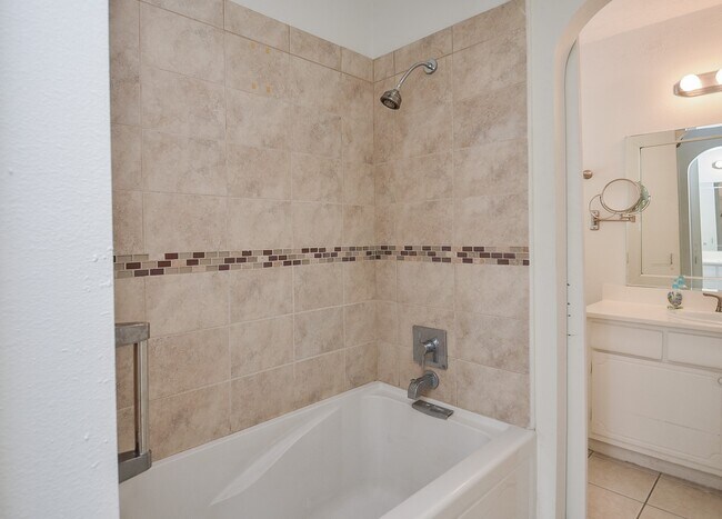 Building Photo - 854 Wax Myrtle Ln