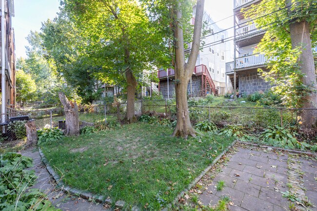 Building Photo - 11 Juliette St