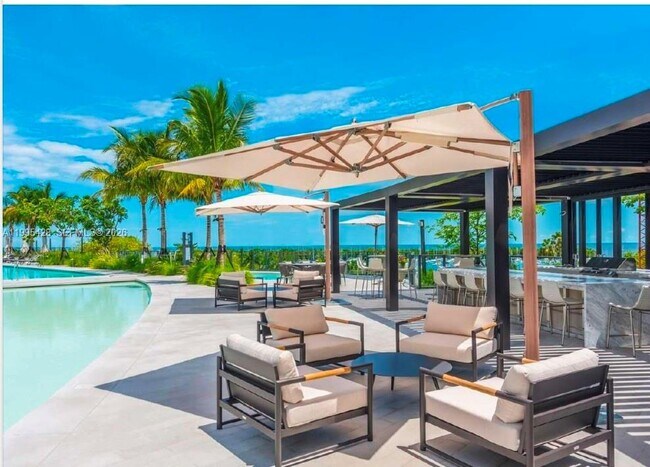 Building Photo - 2831 S Bayshore Dr