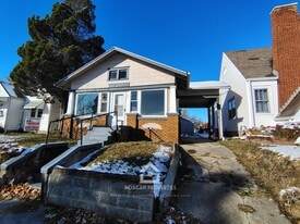 Building Photo - 620 E 31st St