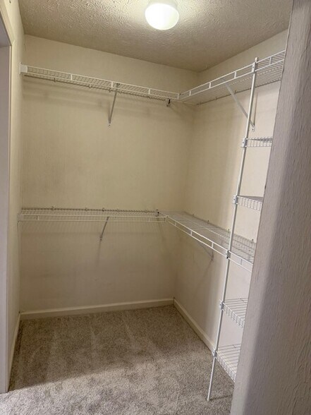 Building Photo - 14829 Lenox Dr