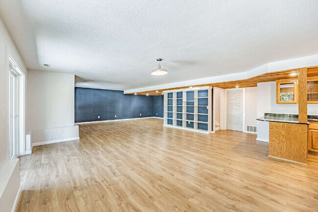 Building Photo - Sophisticated and Elegant home is located in Harbor Ridge at Browns Point. Spacious 4 bedroom, 4 ...