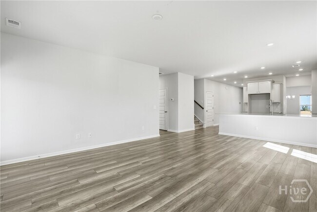 Building Photo - 145 Binscombe Ln