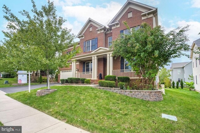Building Photo - 42229 Majestic Knolls Dr
