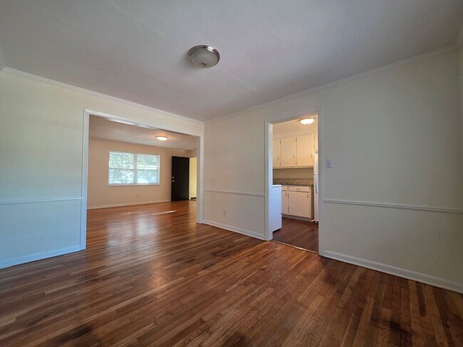 Building Photo - Bull St