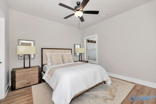 Building Photo - 64 Mountain Vis Cir