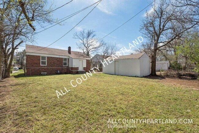 Building Photo - 533 E Boeing Dr