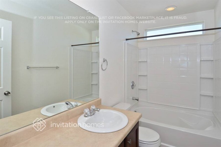 Building Photo - 20621 Randolph Pl