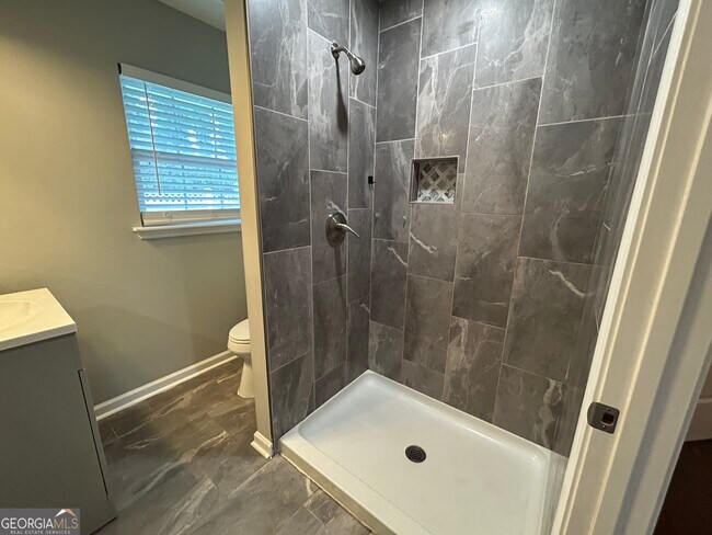 Building Photo - 3 Indianola Dr