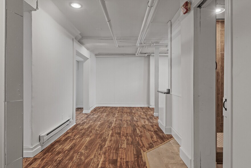 Building Photo - 2449 Pillsbury Ave S