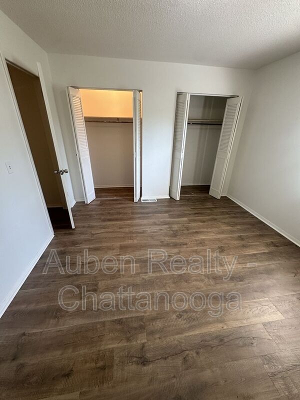 Building Photo - 505 Mountain Ridge Rd