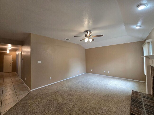 Building Photo - 5812 Durango Dr