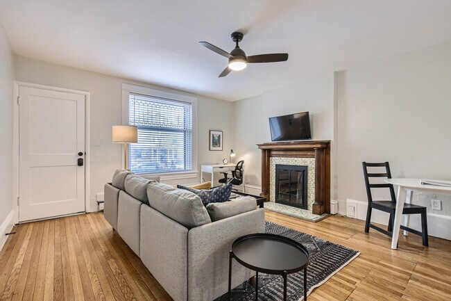 Building Photo - 1240 York St