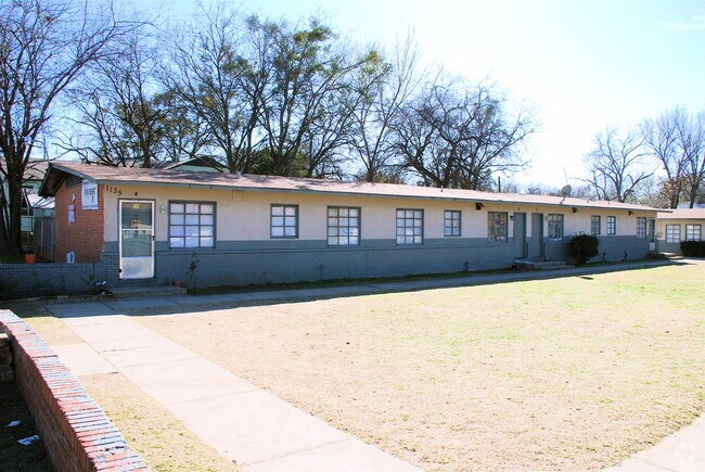 Building Photo - 1131 Phinney Ave