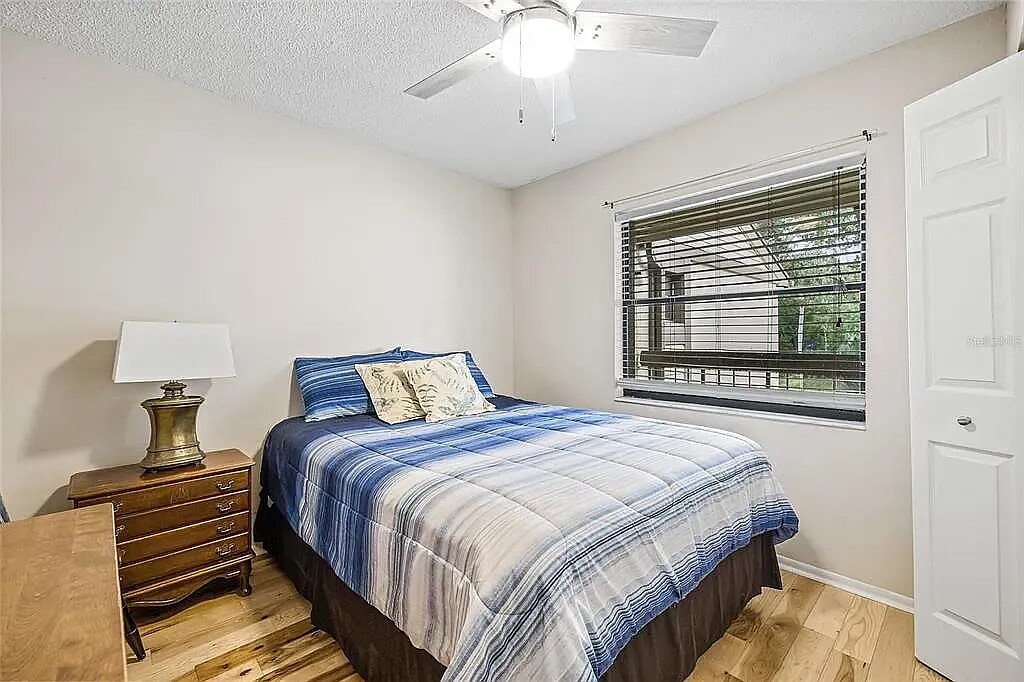 Building Photo - 222 Woodlake Wynde