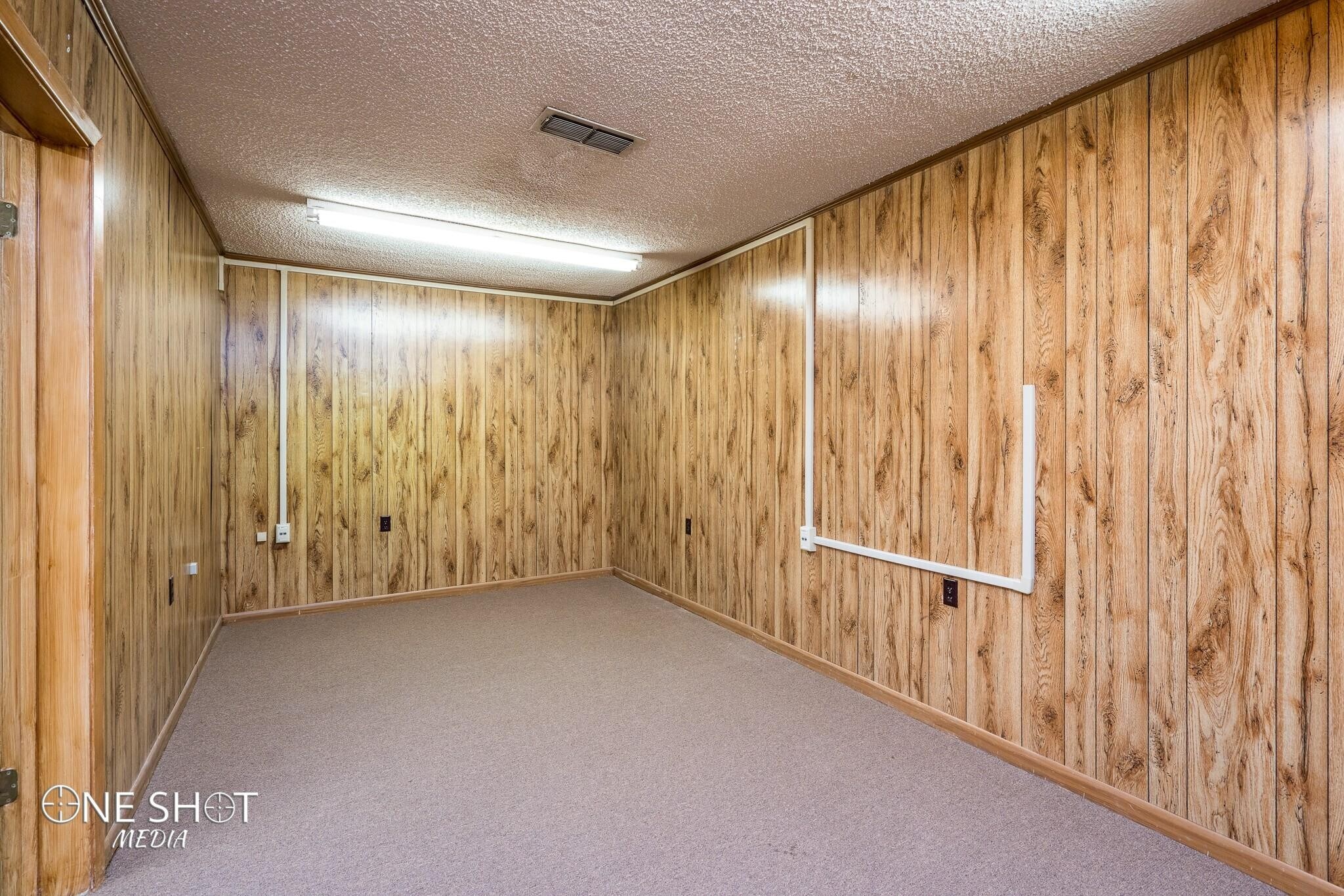 Building Photo - 216 Oak St