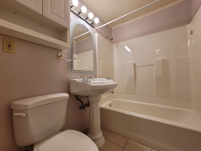 Building Photo - Bright Four-Bedroom Home with Spacious Outdoor Area