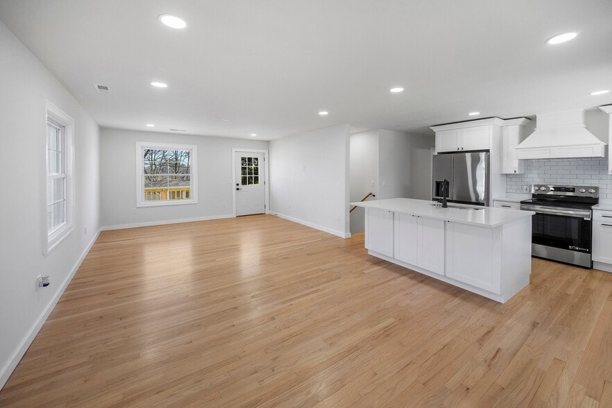 Building Photo - 713 Aeronca Rd NW