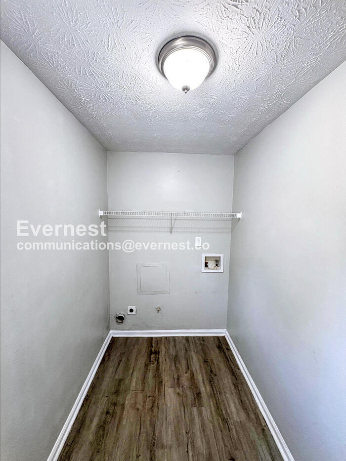 Building Photo - 201 Coldsprings Ct