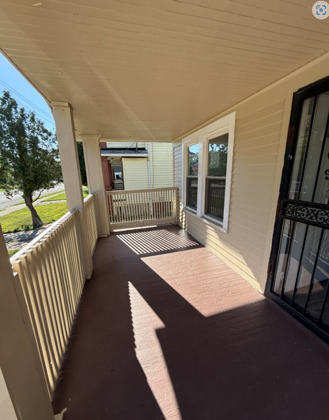 Building Photo - SECTION 8 & EDEN Accepted! - Fully Renovated 3-Bedroom Apartment