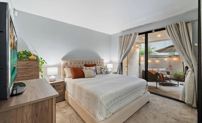 Building Photo - "Chic 1-Bedroom Gem with Central Vacuum & ...