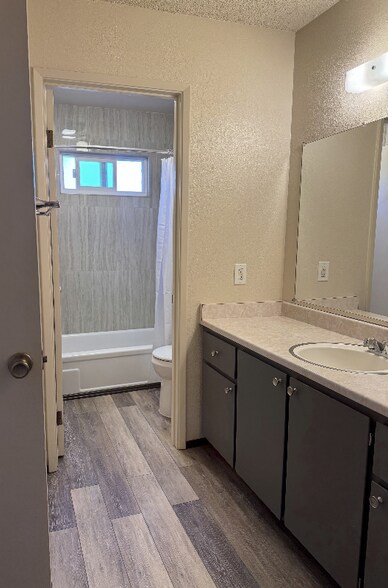 Building Photo - 1043 Copeland Creek Dr