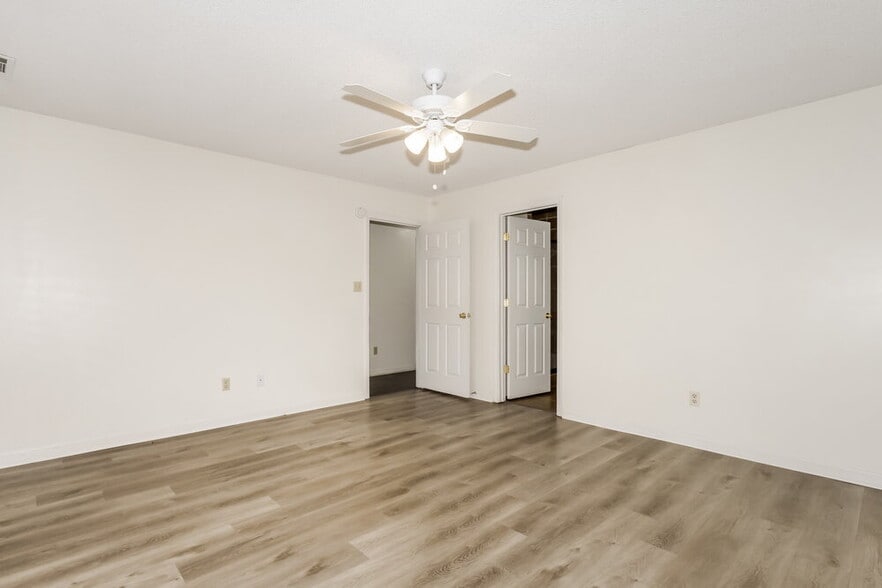 Building Photo - 1400 Milestone Dr