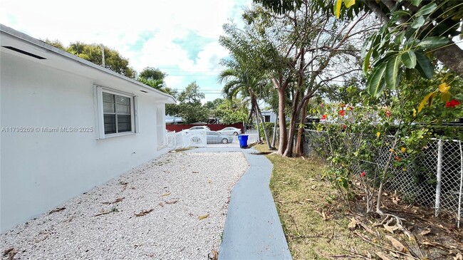 Building Photo - 1807 NW 33rd St