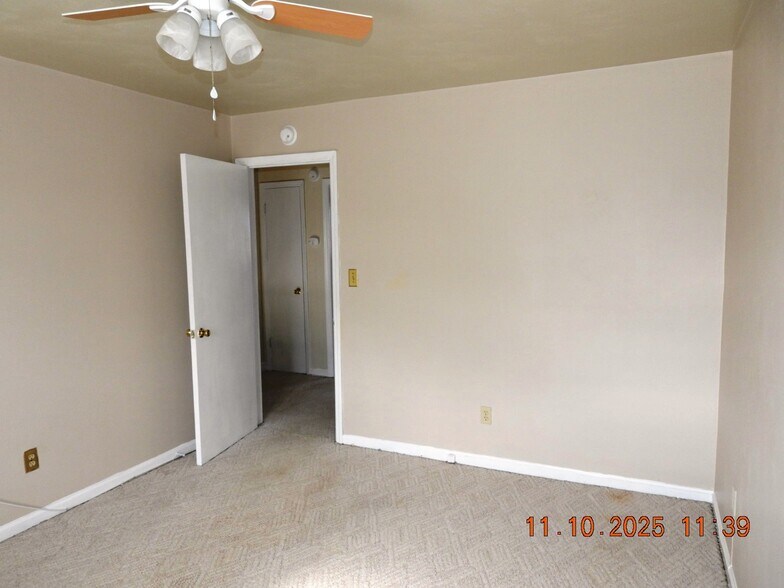 Guest Bedroom - 1813 Bluemont Ave SW