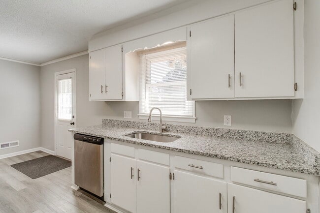 Building Photo - 7712 Burdell Dr