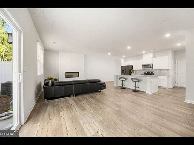 Building Photo - 5304 Melbourne Ln