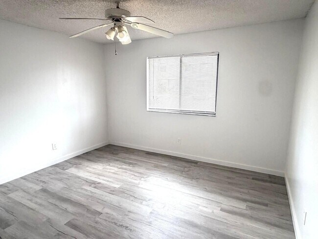 Building Photo - 3808 Inlet Cir