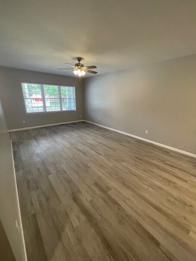 Building Photo - 94 Timber Hill Dr