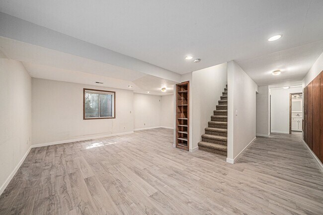 Building Photo - 2913 Ninebark Dr