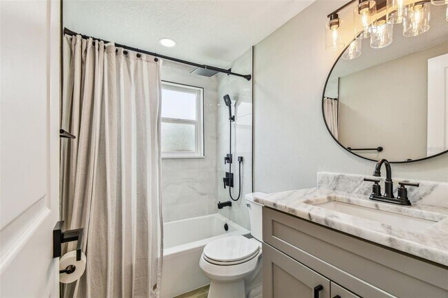 Building Photo - 13909 Berkowitz Ave