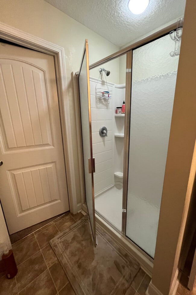 Building Photo - 616 Piedmont Ave