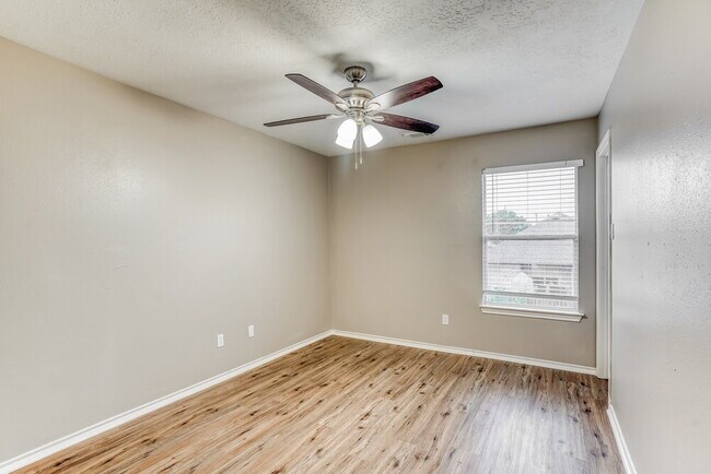 Building Photo - 6363 Bright Falls Ln