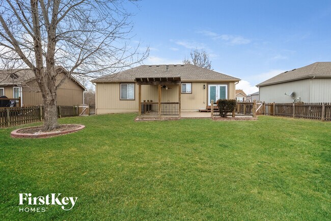 Building Photo - 11427 N Farley Ave