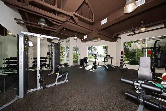 Building Photo - 3100 6th Ave