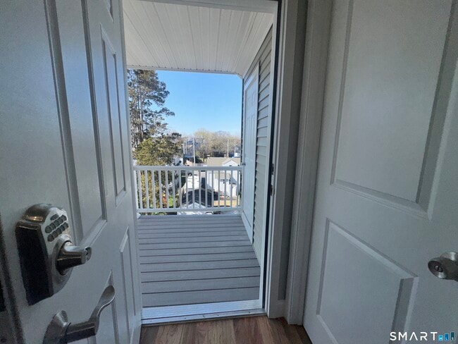 Building Photo - 105 Churchill St