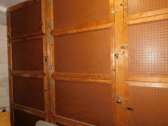 Building Photo - 640 SE 2nd Ave