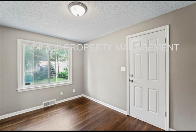 Building Photo - 8022 W 61st St