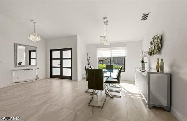 Building Photo - 2307 Queens Way