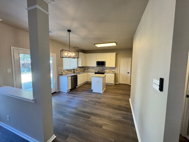 Building Photo - Move-In Ready Family Home in North San Antonio