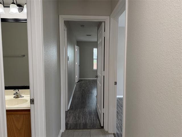 Building Photo - 817 Live Oak Dr